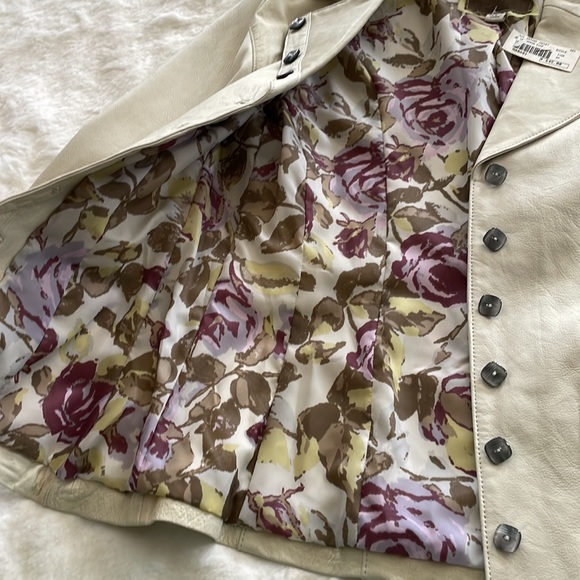 Leather jacket - Picture 2 of 5